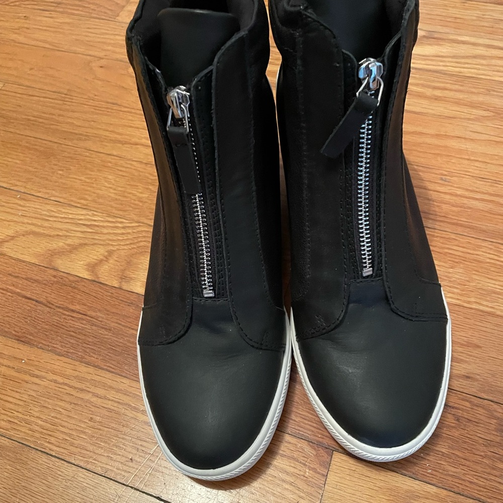 Donna Karan Wedge sneaker